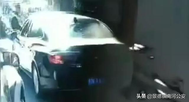 机关干部撞倒警察，反而说要给警察一个机会？官方通报来了